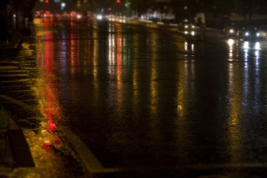 仙台　雨　夜